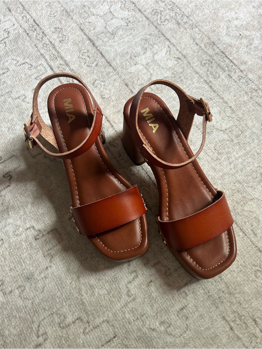 MIA Electrah Wooden Platform Sandals - Picture 3 of 3